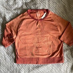 Nike crop top burgundy, size XL